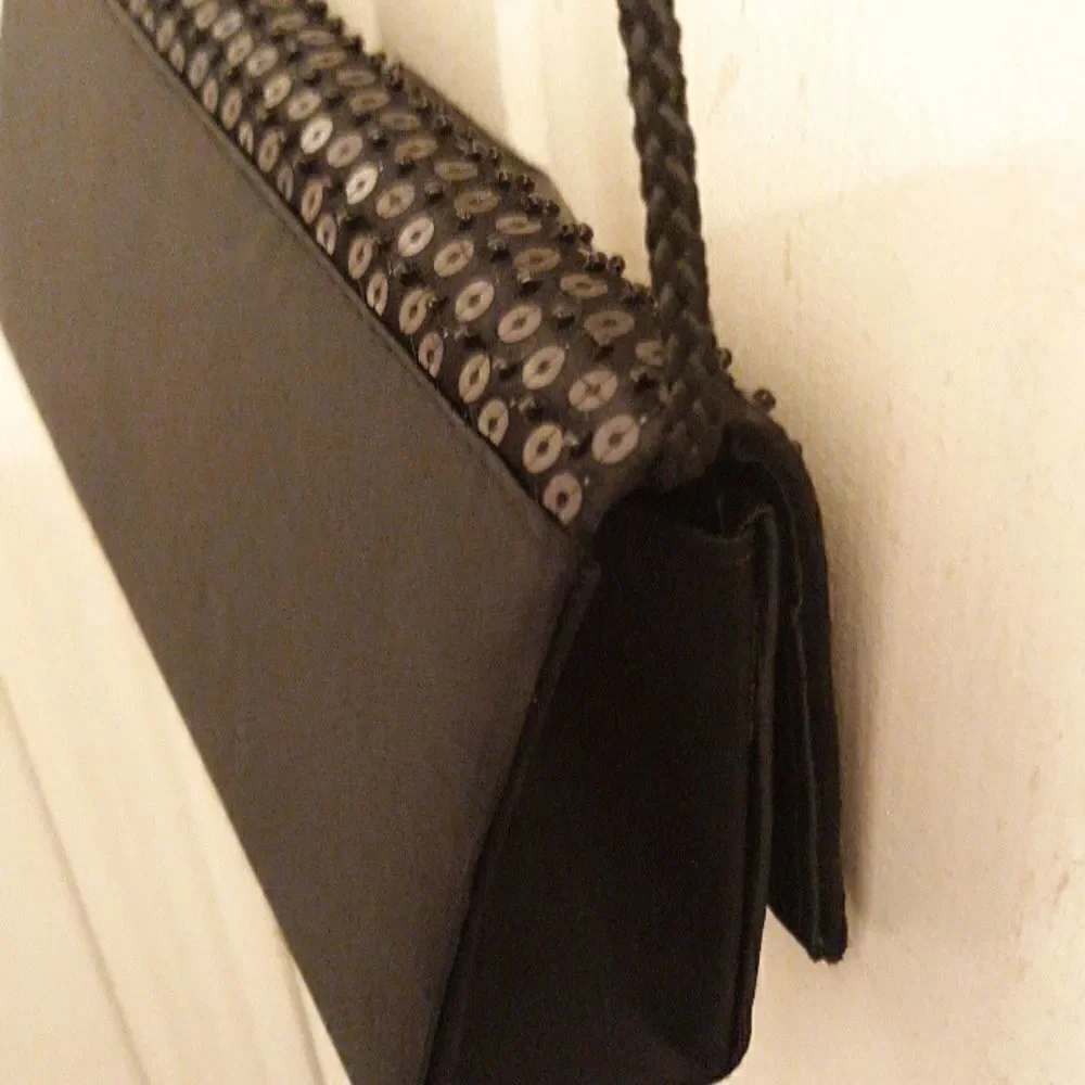 La Regale Handbag  - Picture 4 of 7